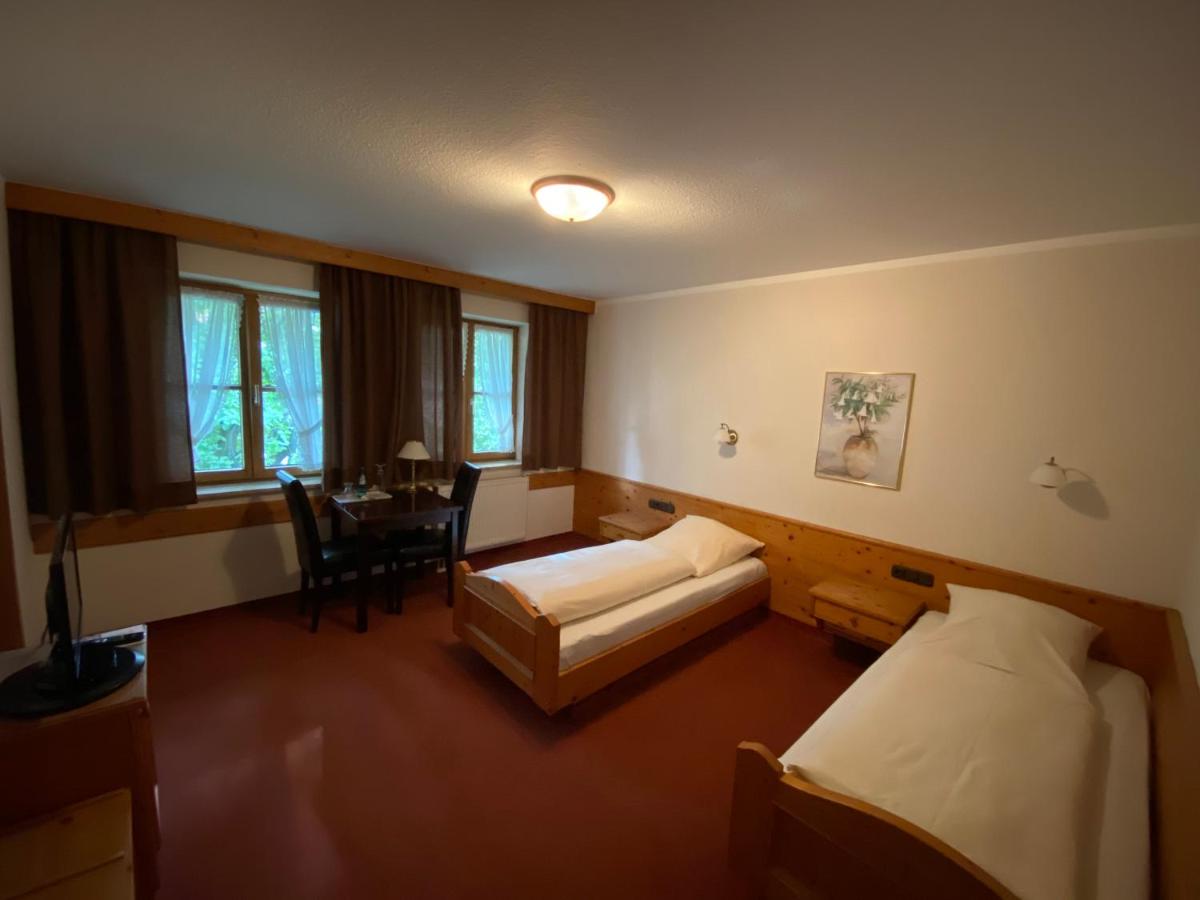 Hotel zur Ulme - Housity