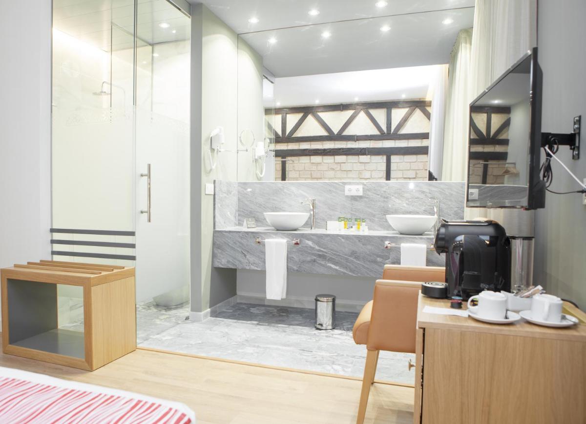 Un baño de Soho Boutique Capuchinos & Spa