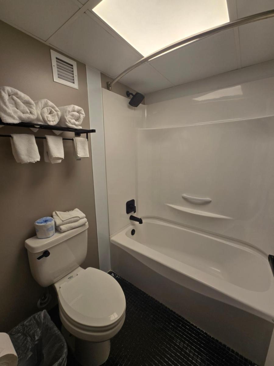 Cartoon Network Hotel - Housity