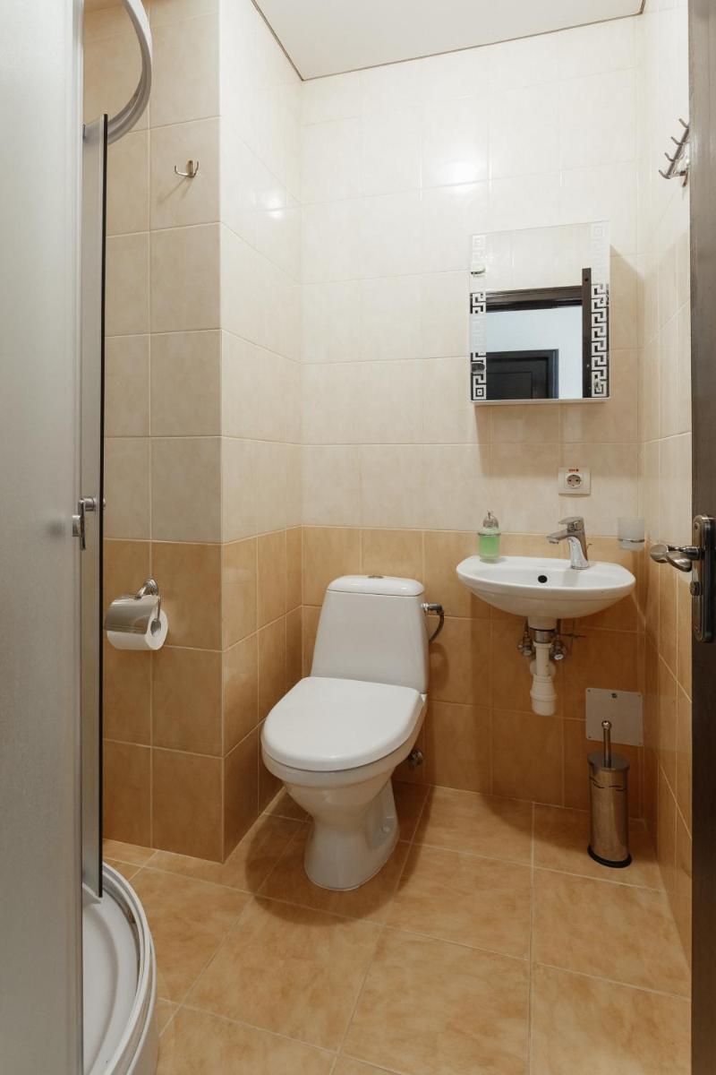 Breeze Hotel - Housity