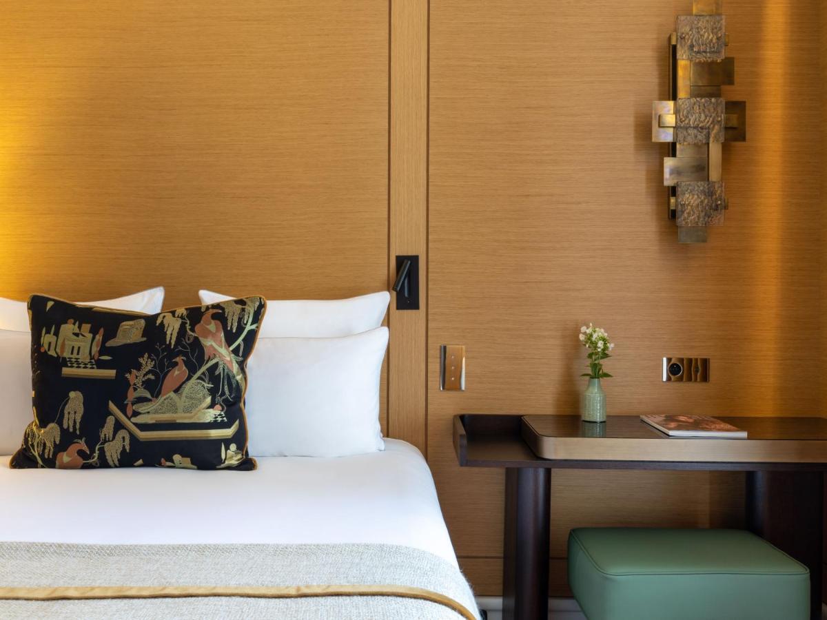 Un ou plusieurs lits dans un hébergement de l'établissement Hôtel De Sers Champs Elysées Paris
