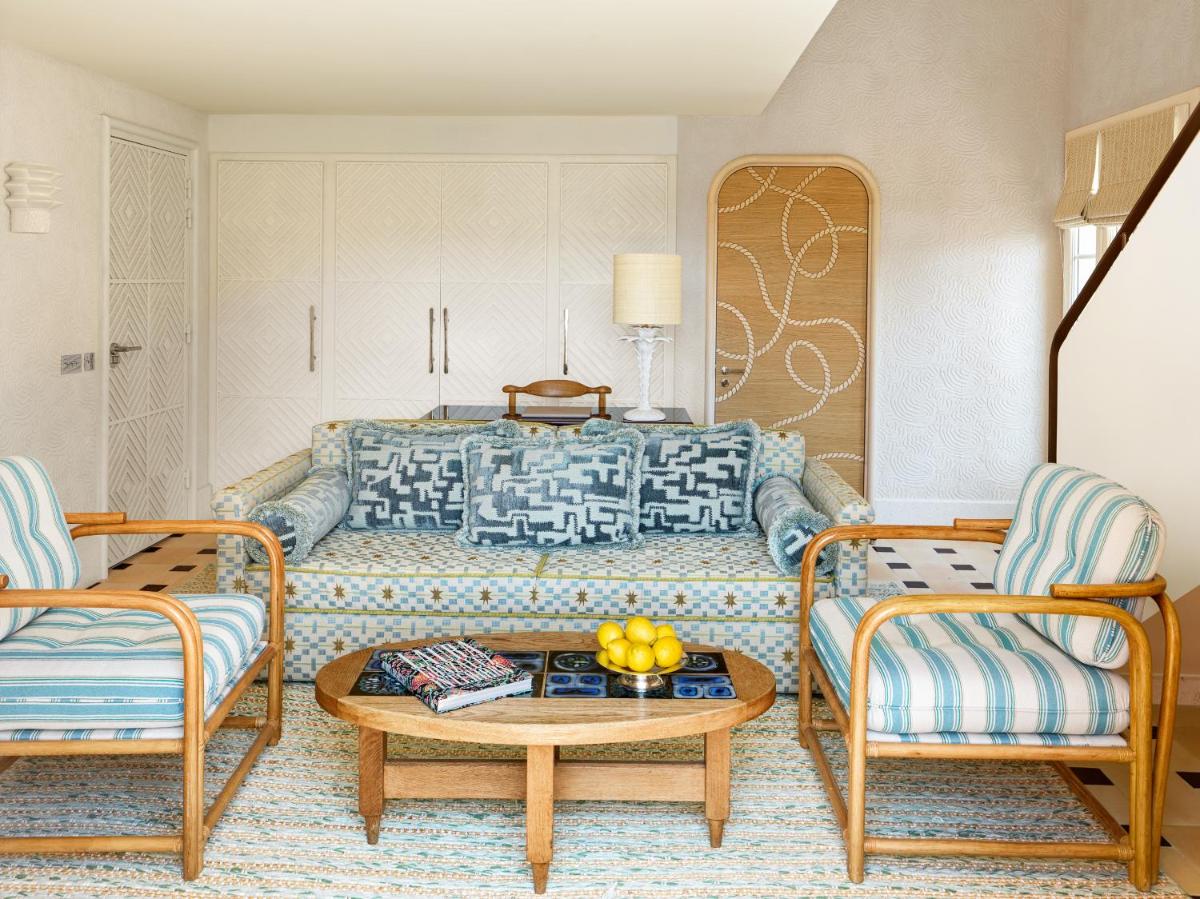 Coin salon dans l'établissement Hotel Byblos Saint-Tropez