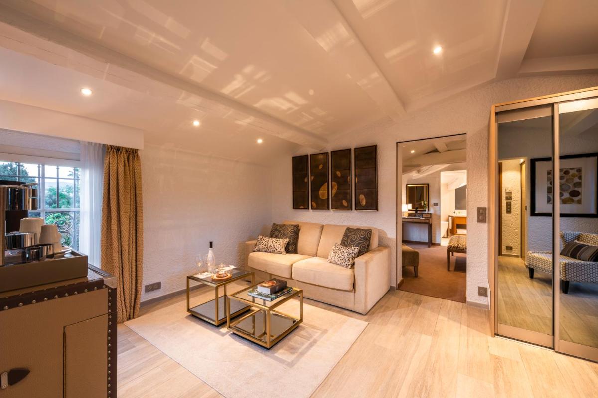 Coin salon dans l'établissement Hotel Byblos Saint-Tropez