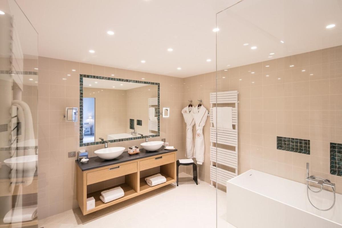 Salle de bains dans l'établissement Hotel Byblos Saint-Tropez