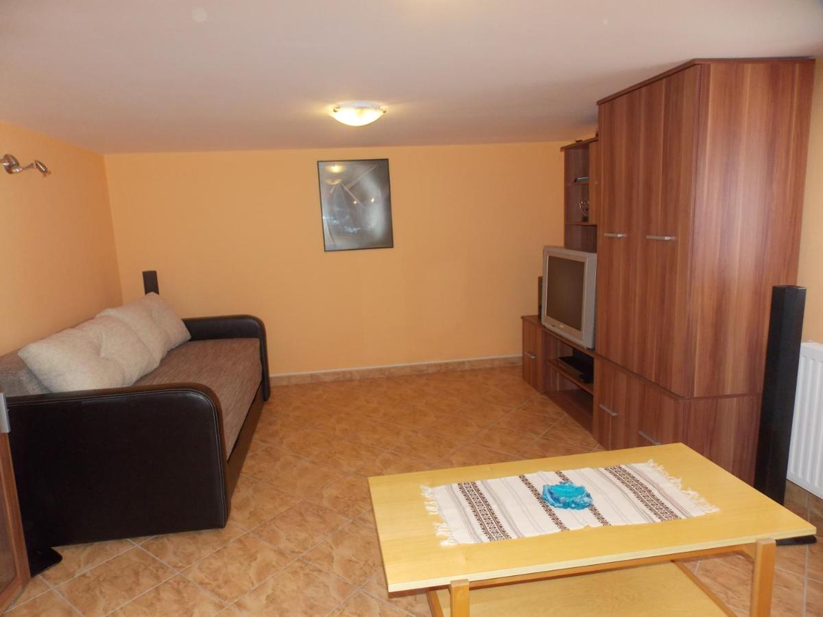 Szonja Apartman - Housity