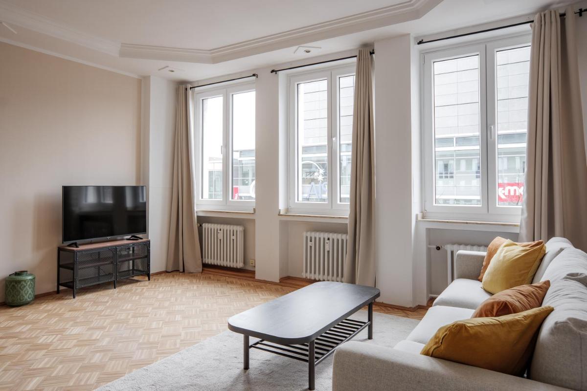 Design City Apartments - Workspace & Kitchen - Messe DUS - Hizvo