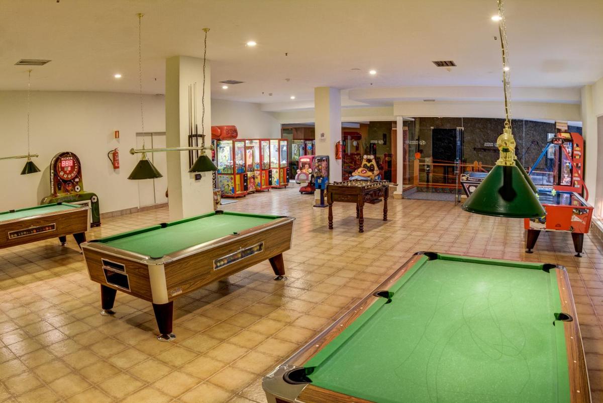 Mesa de billar en Hotel Beatriz Playa & Spa
