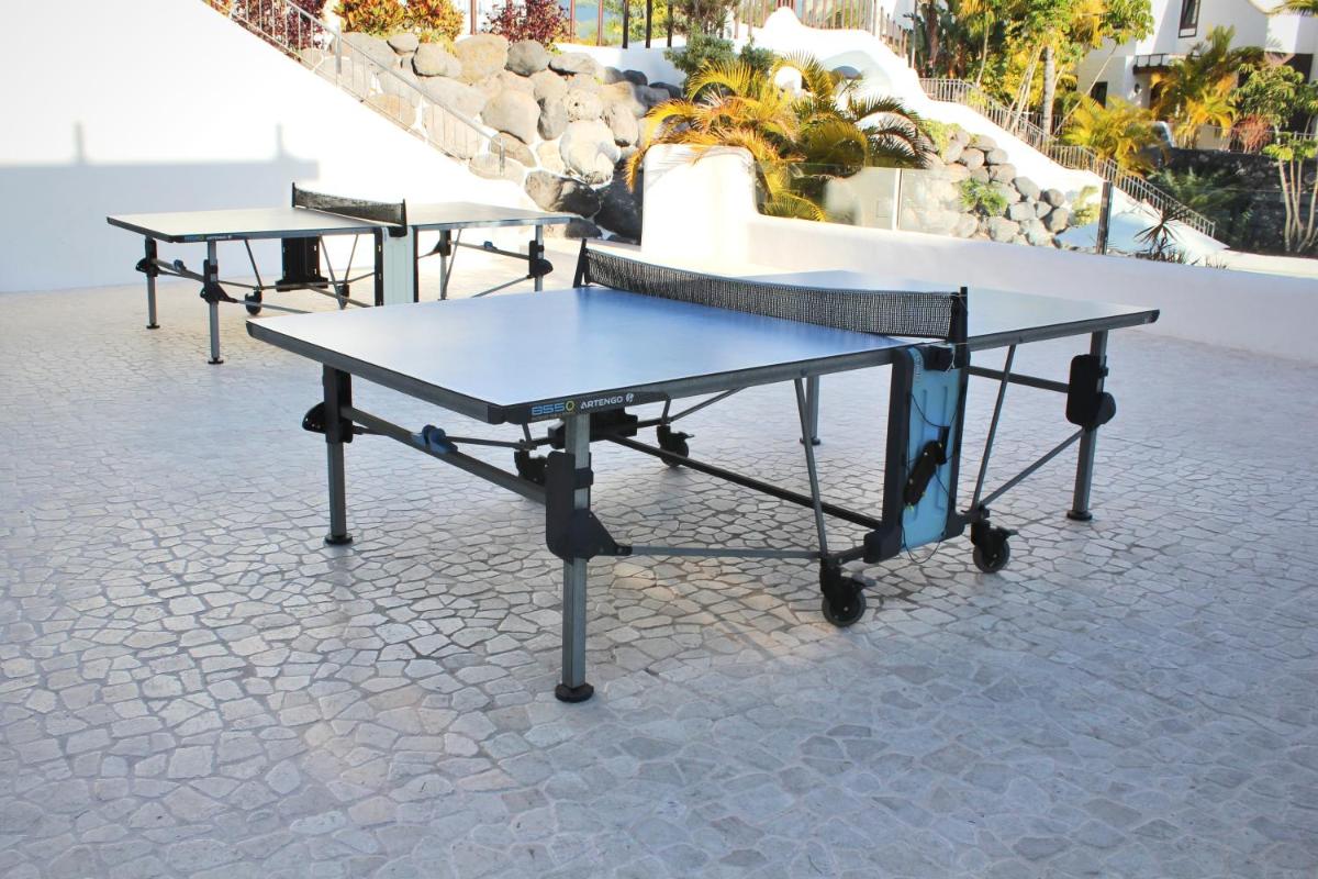 Instalaciones para jugar al ping pong en Hotel Suite Villa Maria o alrededores