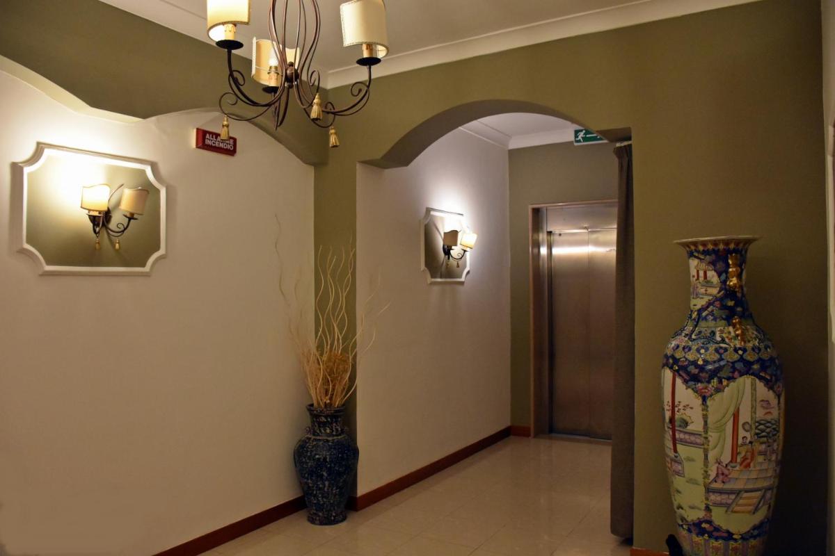 Hotel Joy - Housity