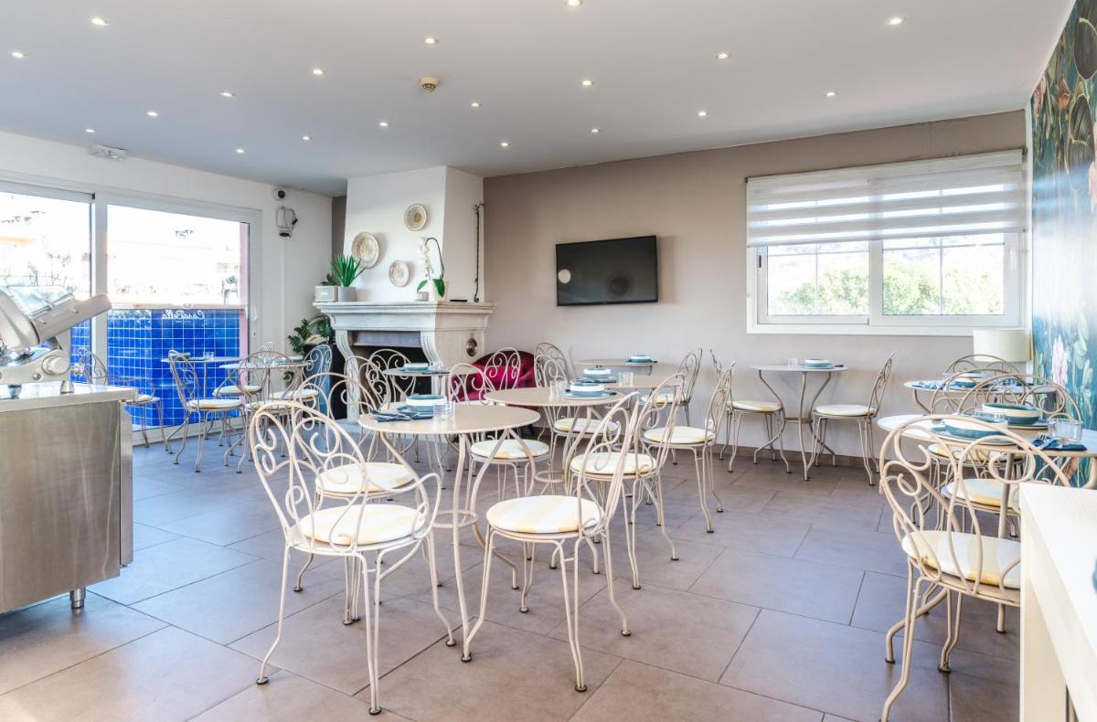 Hôtel CASABELLA Cannes Mouans Sartoux - Housity