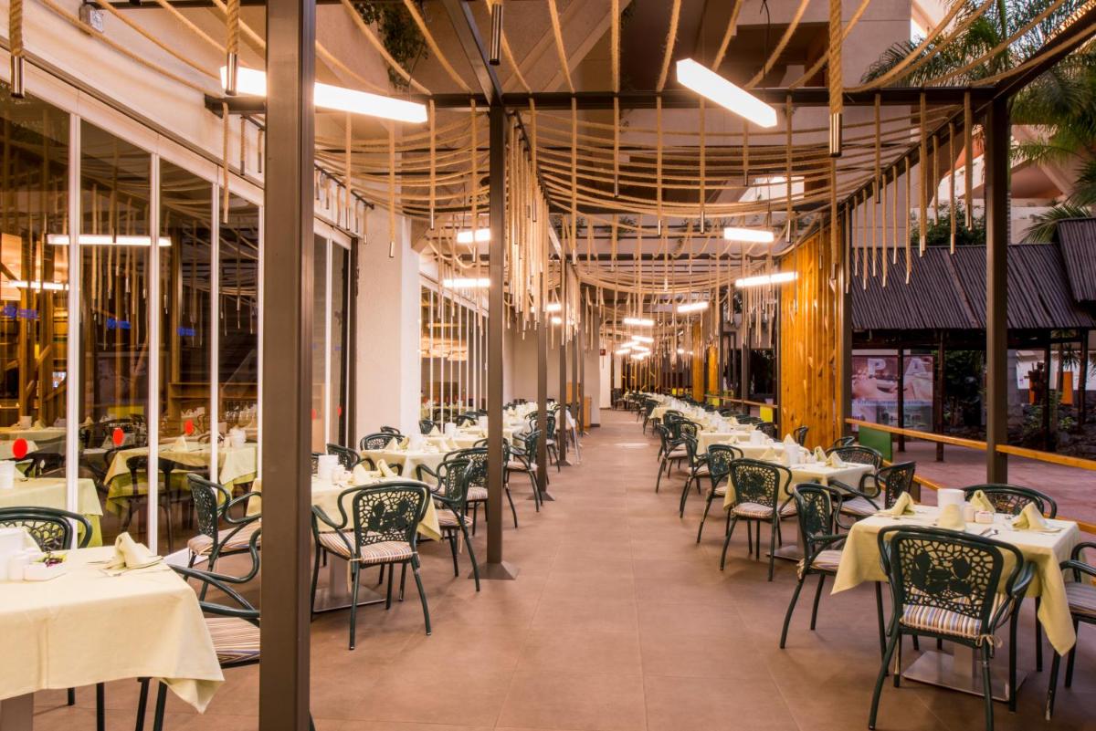 Un restaurante o sitio para comer en Hotel Beatriz Playa & Spa
