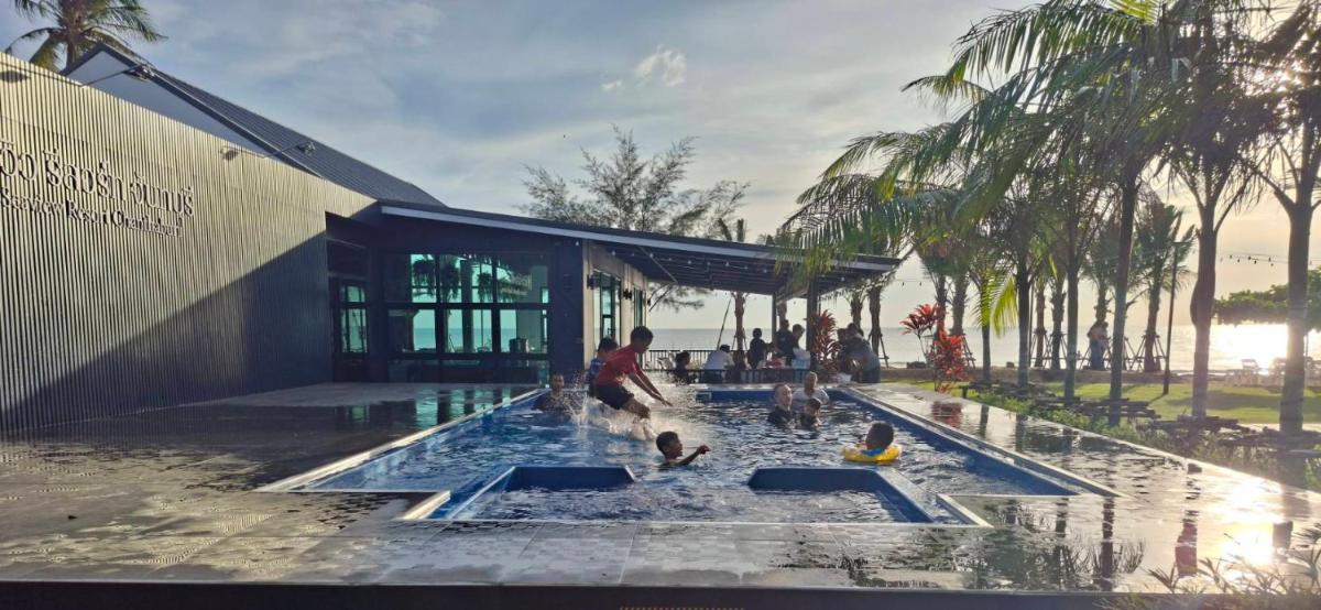ซีวิว รีสอร์ท จันทบุรี - Housity