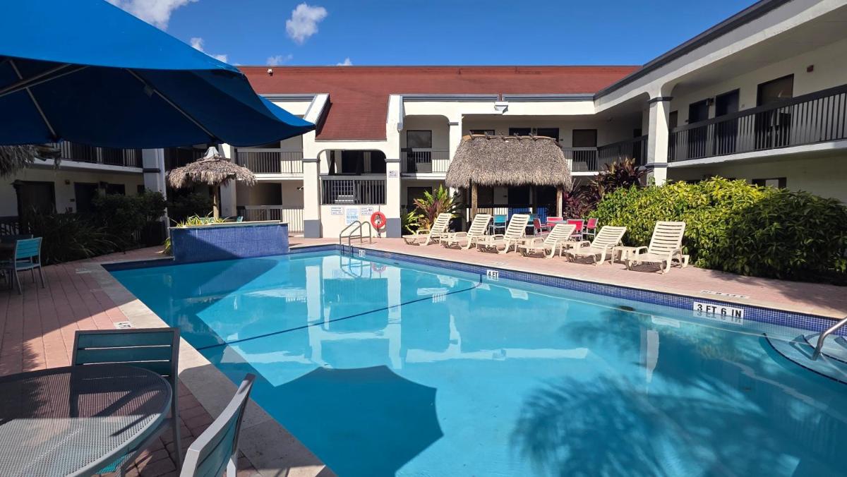 Days Inn by Wyndham Florida City - Housity