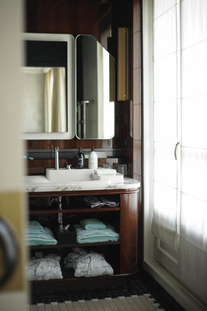 Salle de bains dans l'établissement Hotel Les Bains Paris