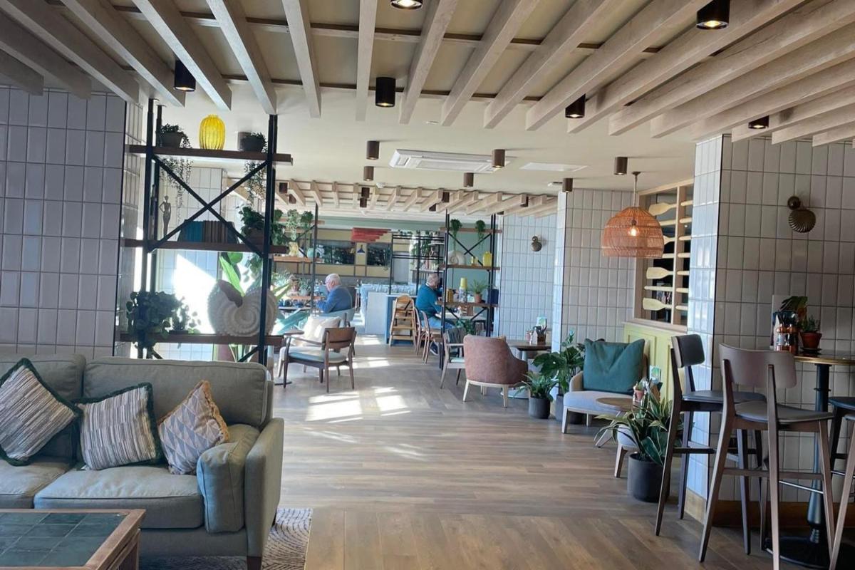 3 Bed Luxury Mobile Home Hoburne Park Christchurch - Housity