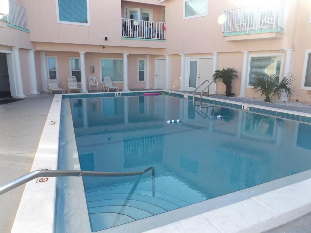 Pineapple Villas - Housity