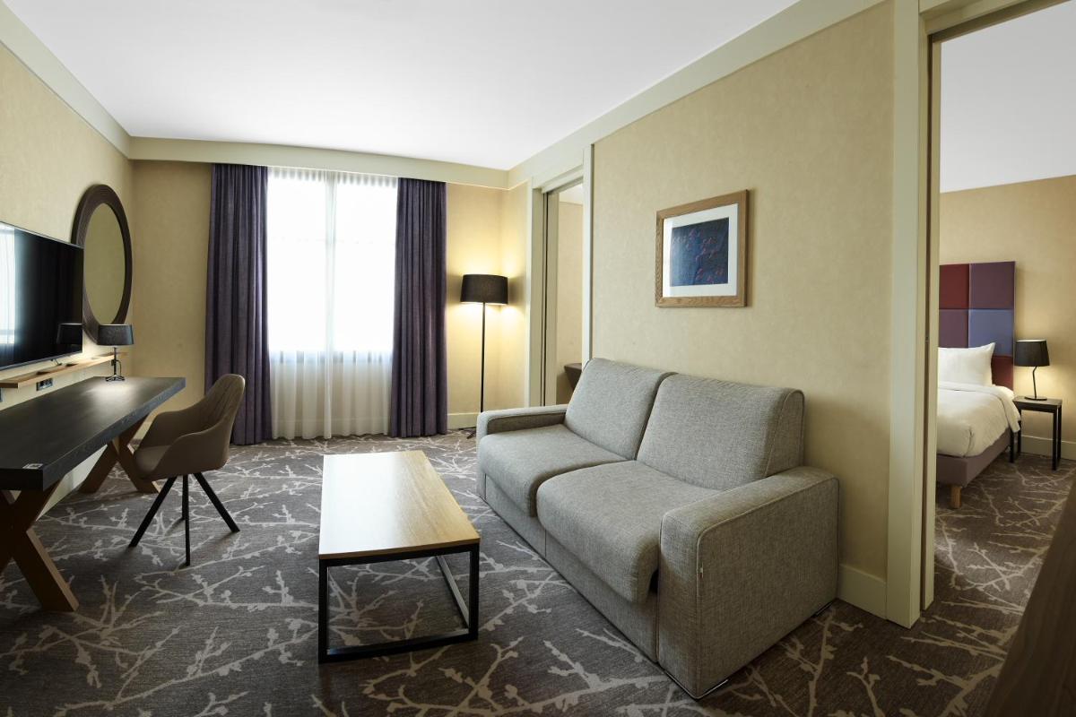 Télévision ou salle de divertissement dans l'établissement Hotel Paris Marne-la-Vallee by IHG