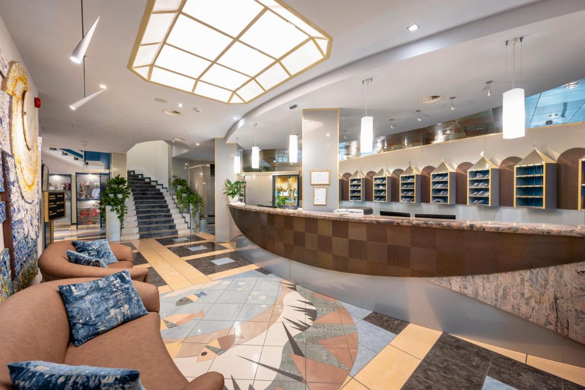 Hotel Luna - Housity