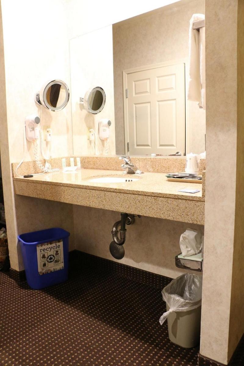 Comfort Inn Watsonville - Housity