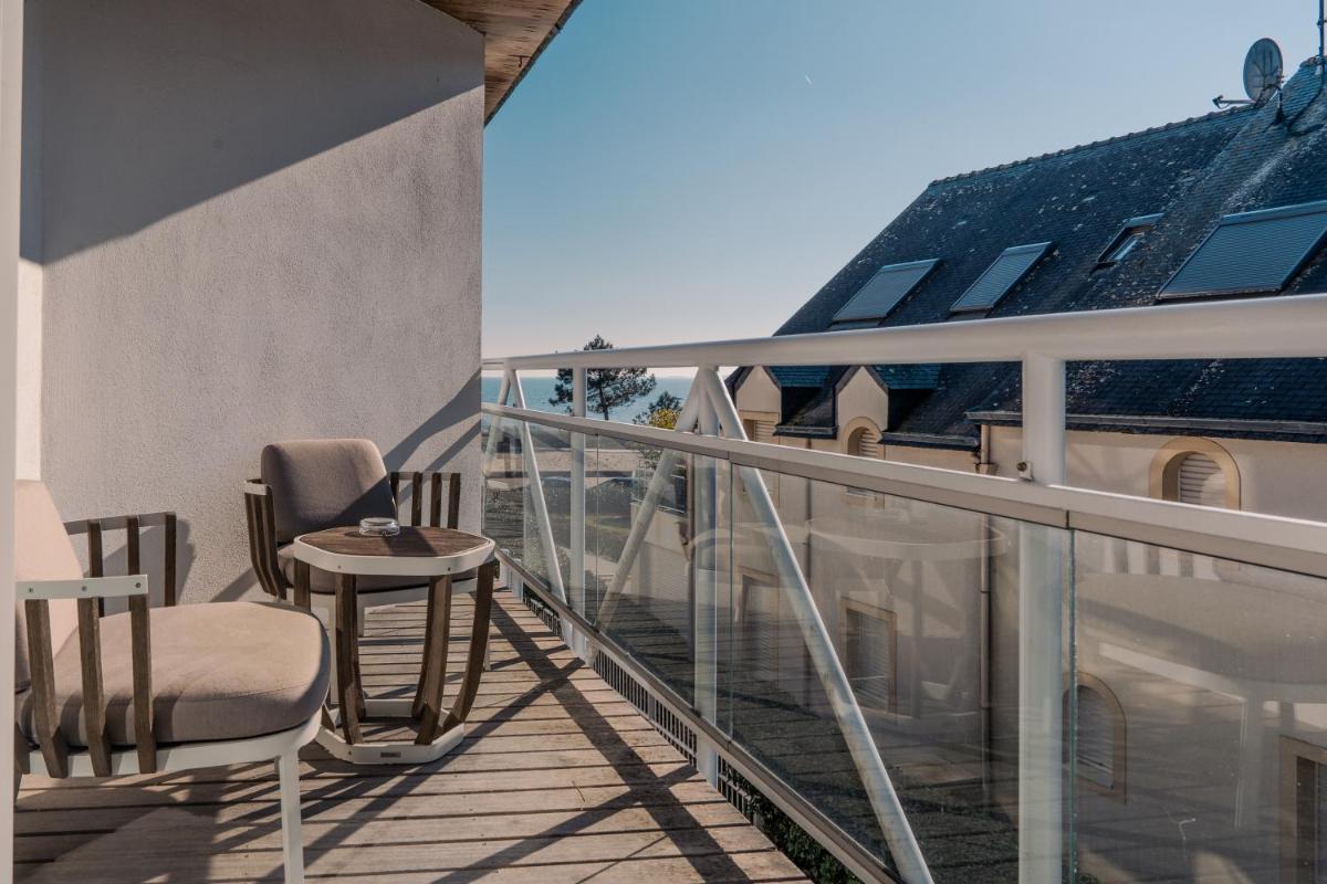 Balcon ou terrasse dans l'établissement Le Diana Hôtel & Spa