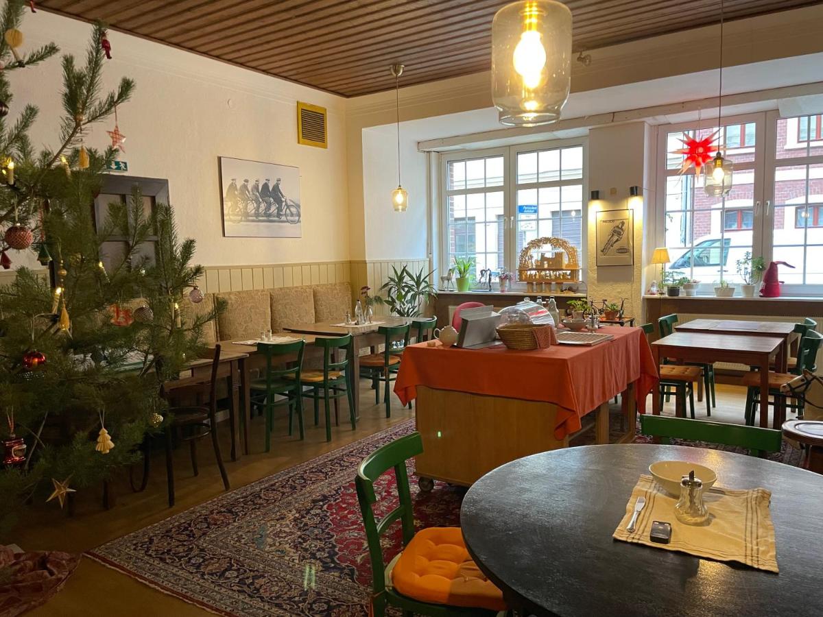 Pension Central - Ihre Fahrradfreundliche Unterkunft in der Altstadt - Housity