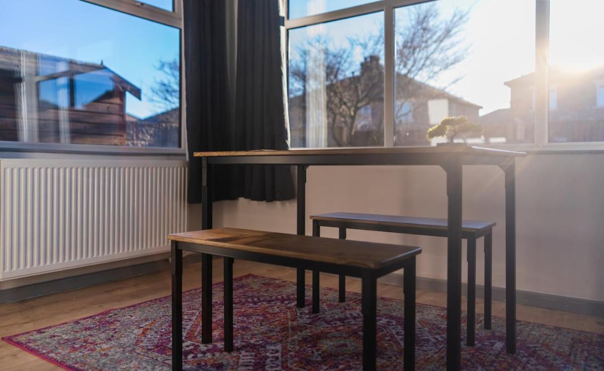 Cosy & Stylish Home in St Helens - Housity