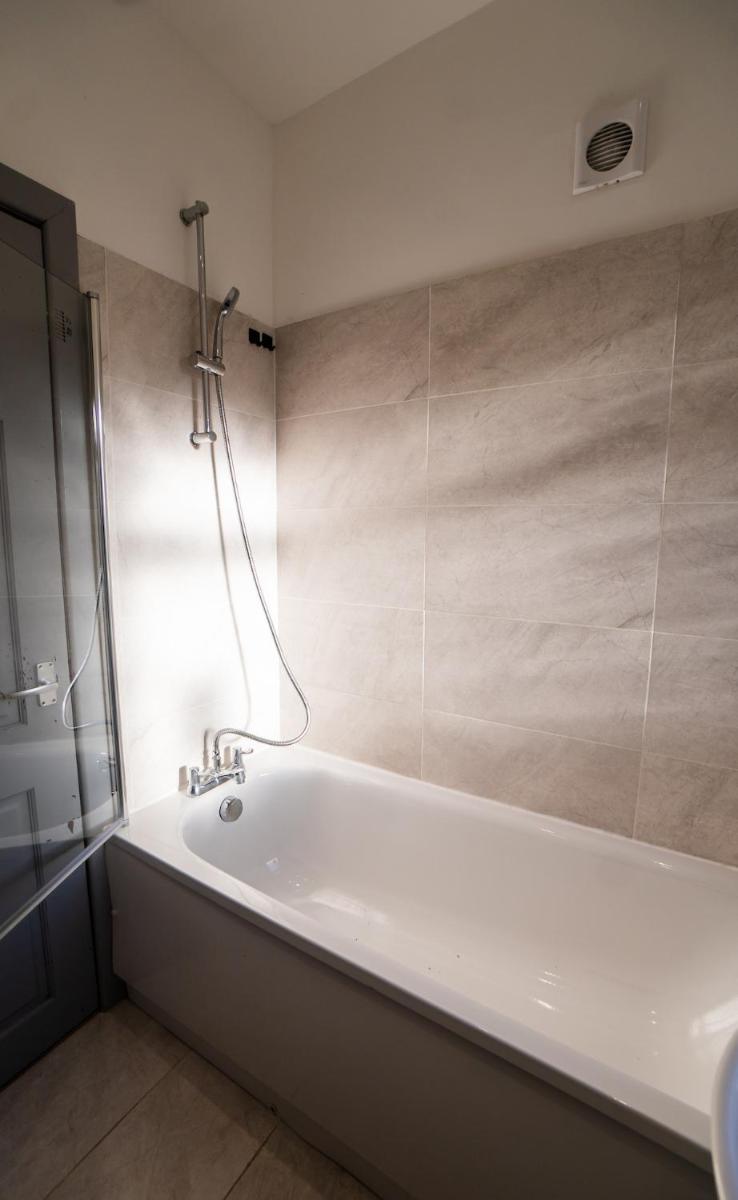 Cosy & Stylish Home in St Helens - Housity