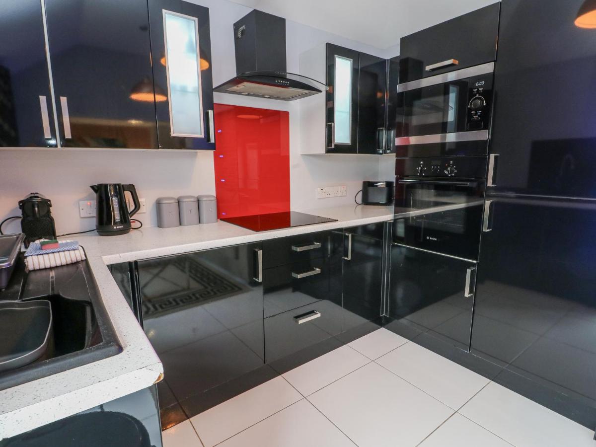 Smithy Cottage - Housity