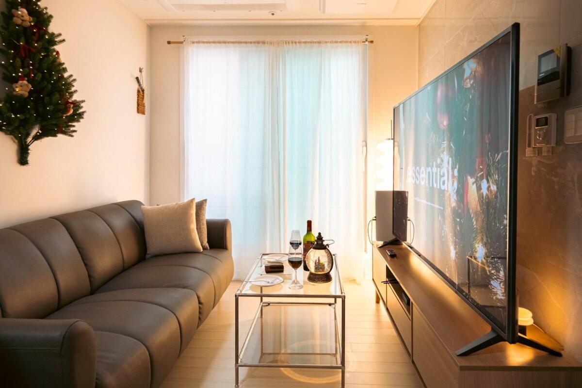 January Big Special Price Gocheok Dome Cozy Sensitive Cleanliness 75inch 2 Rooms Ps5andVr Free Parking Skydom - Housity