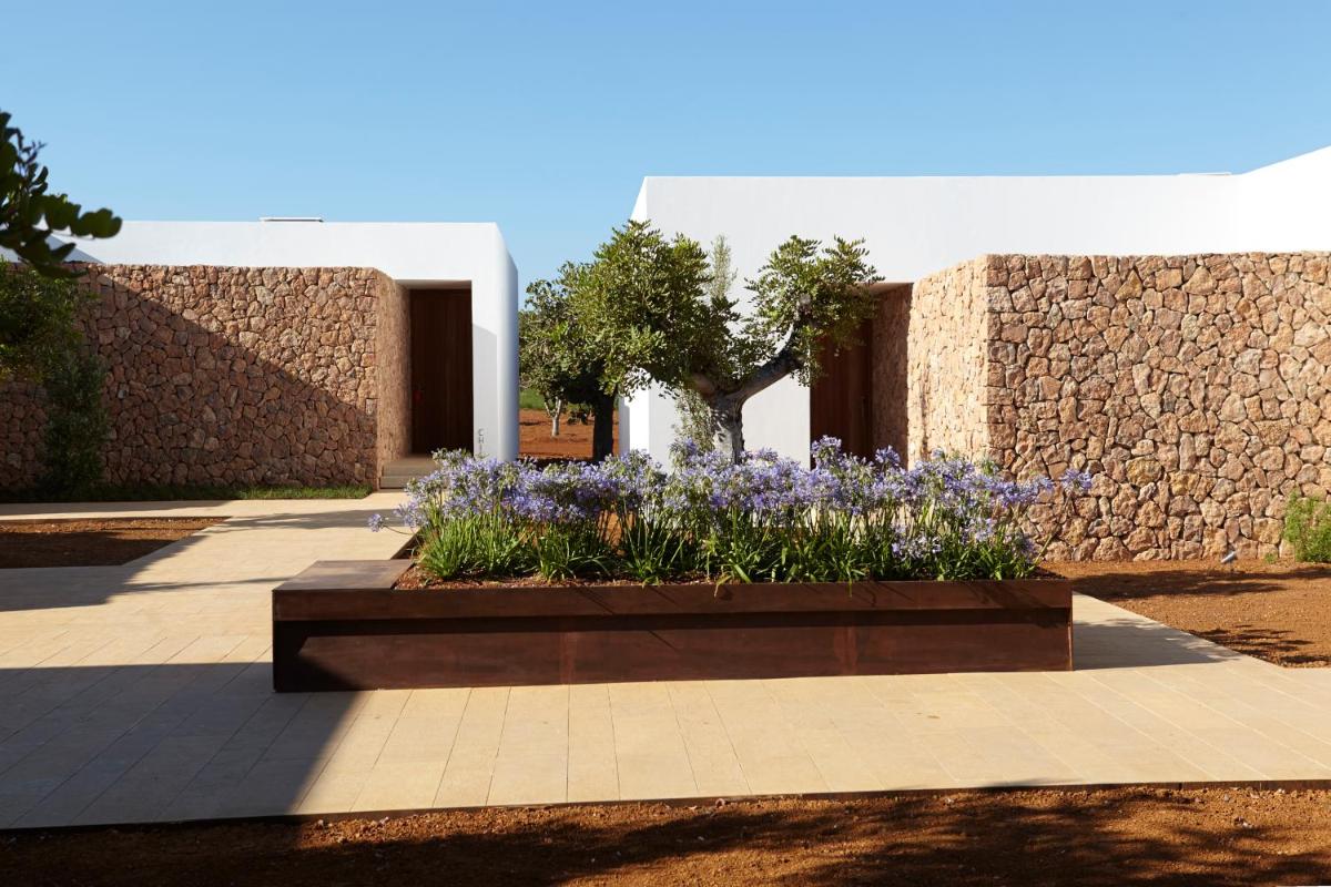 Jardín al aire libre en Ca Na Xica - Hotel & Spa