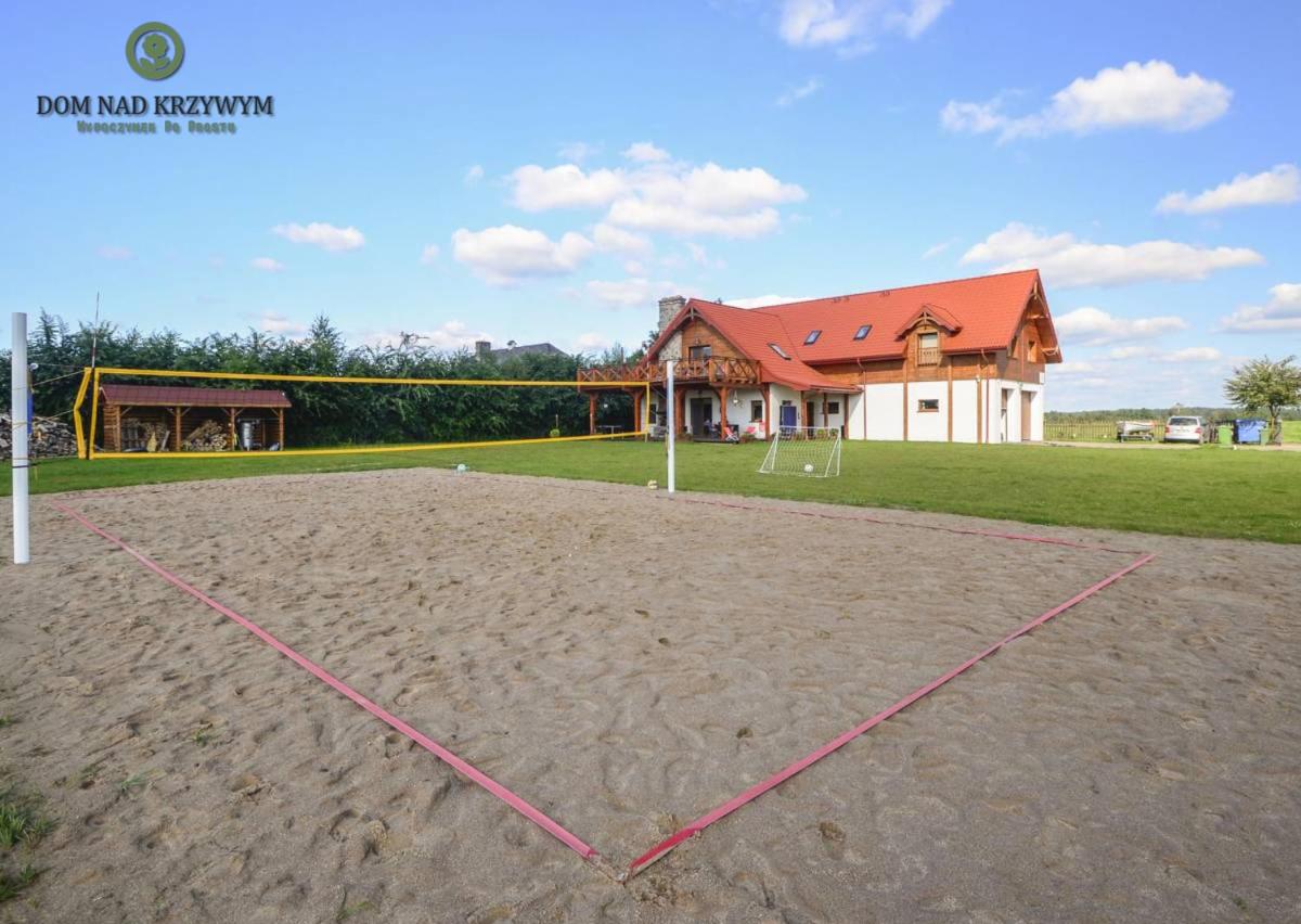 Dom nad Krzywym - prywatna plaża, 2 boiska, sauna, plac zabaw - Housity