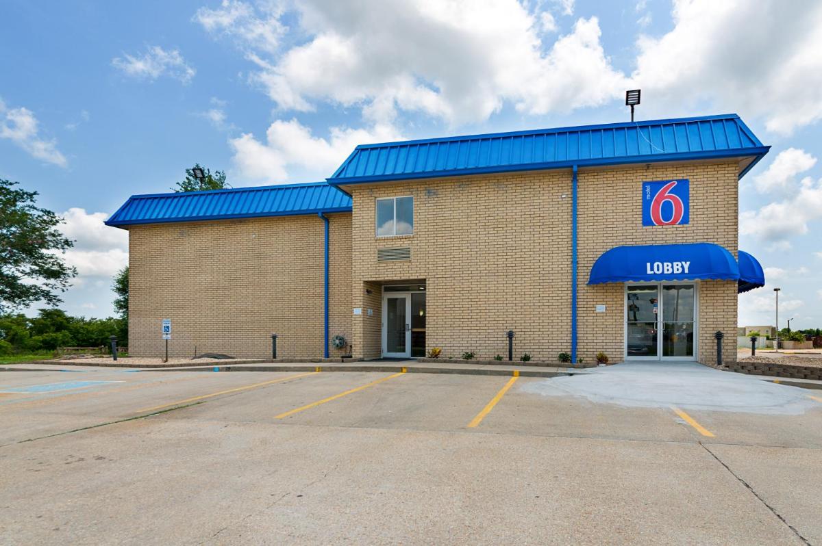 Motel 6-New Iberia, LA - Housity