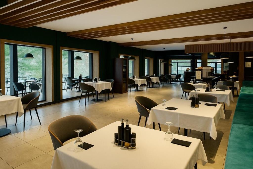 LAKEVIEW Hotel & Apartments - Housity