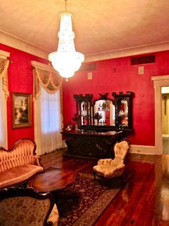 Dansereau House - Housity
