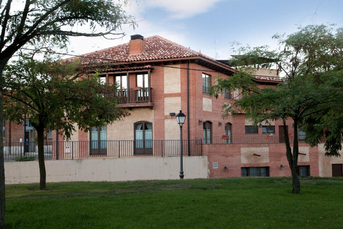 Hotel Rural Venta Del Alon - Housity