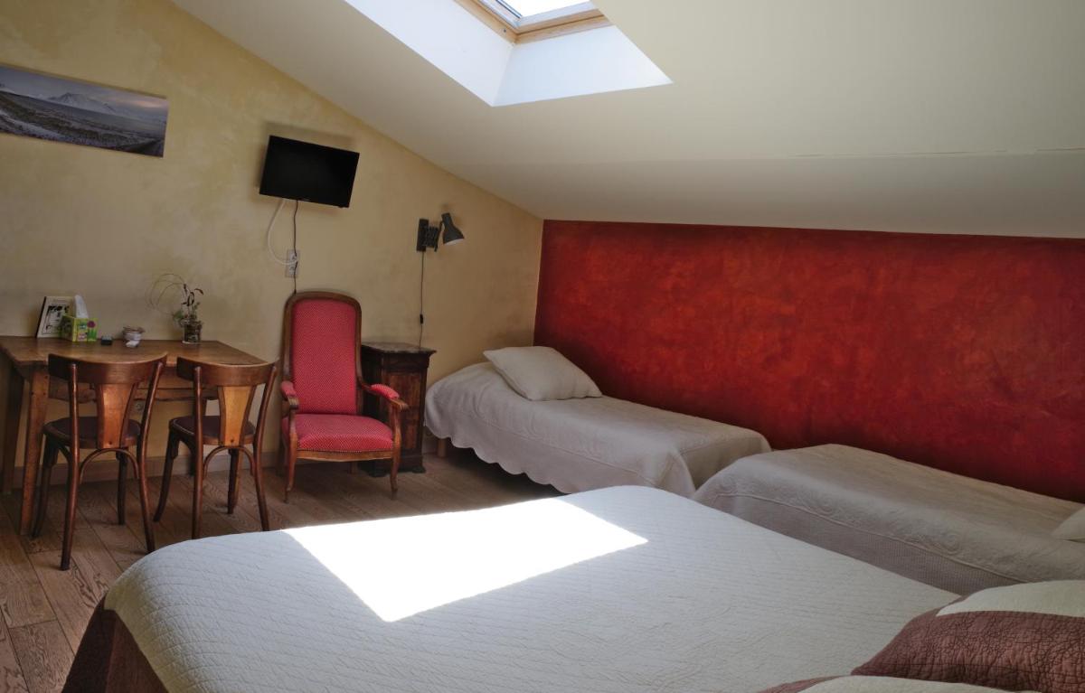 Des Lits Sur La Place - Housity