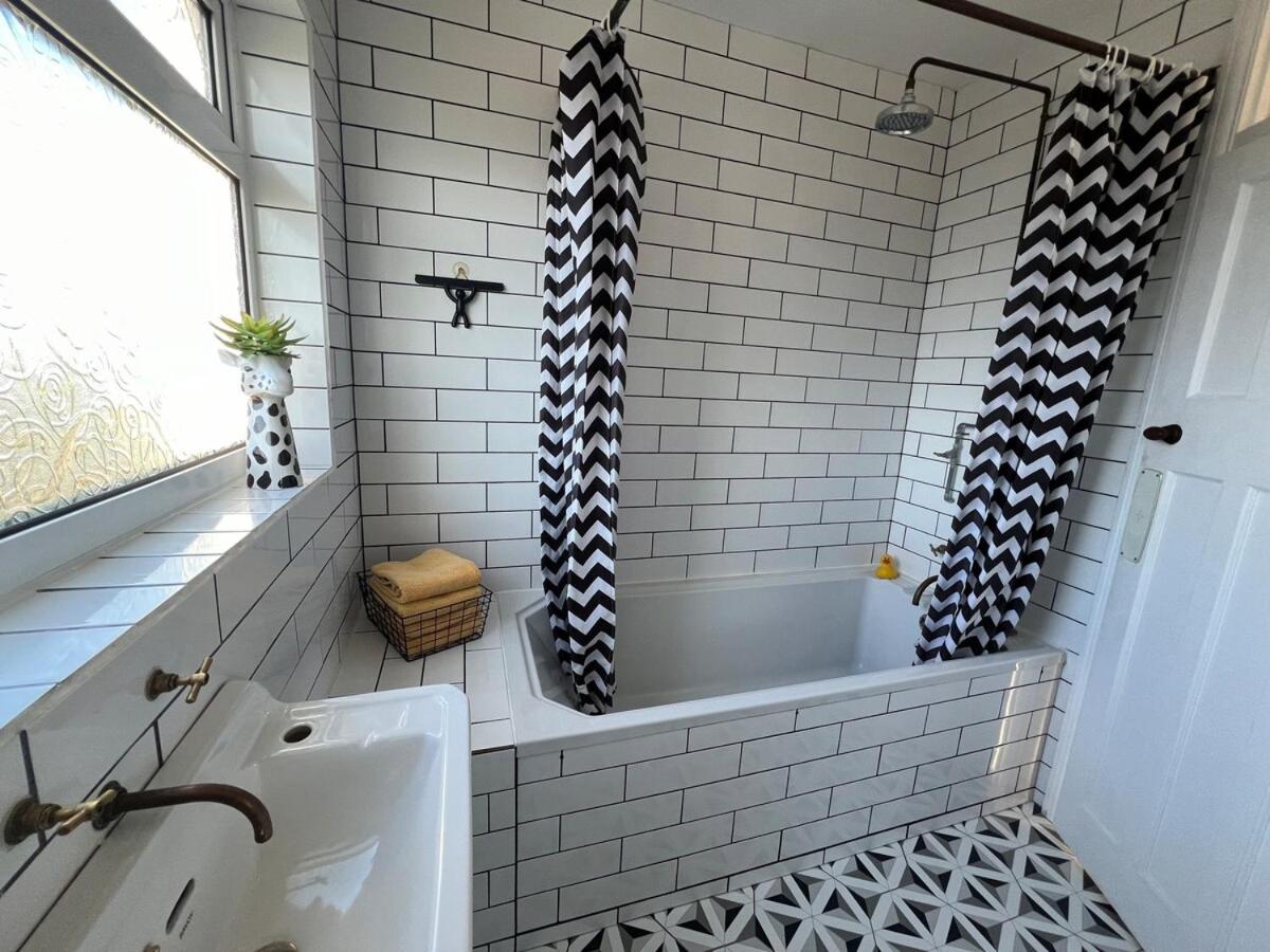 Seaview House, Westgate Family Getaway - Housity