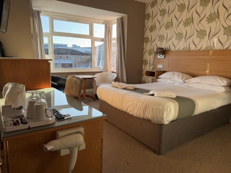 The Avenue Hotel - Housity