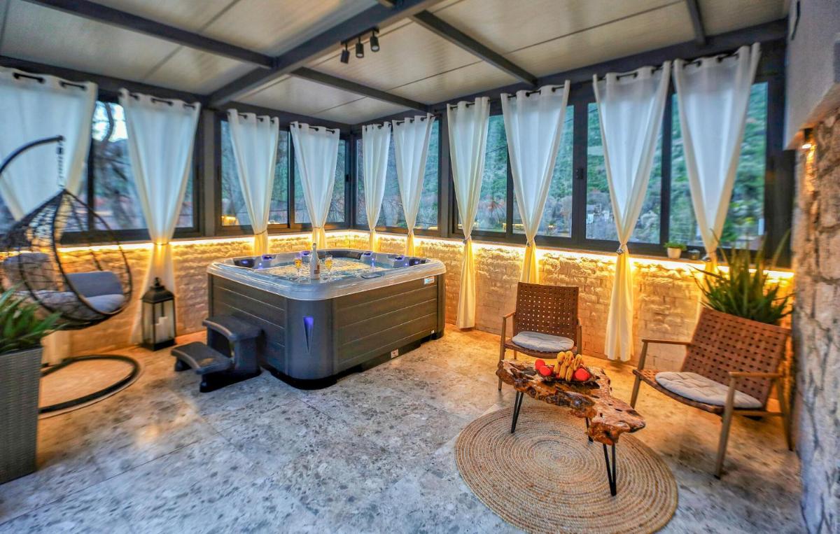 Amazing Home In Vrgorac - Housity