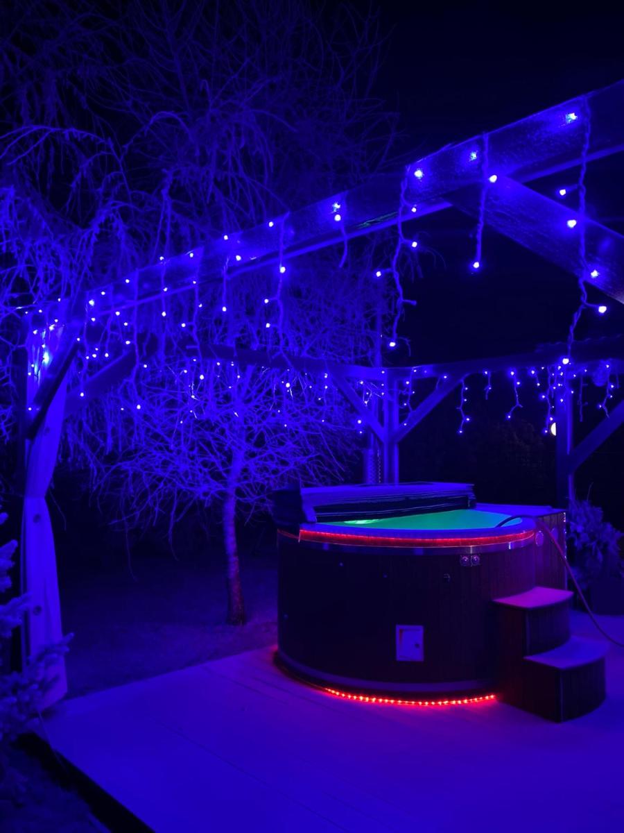 Magiczny Zakątek Bałtów - domki z jacuzzi - Housity