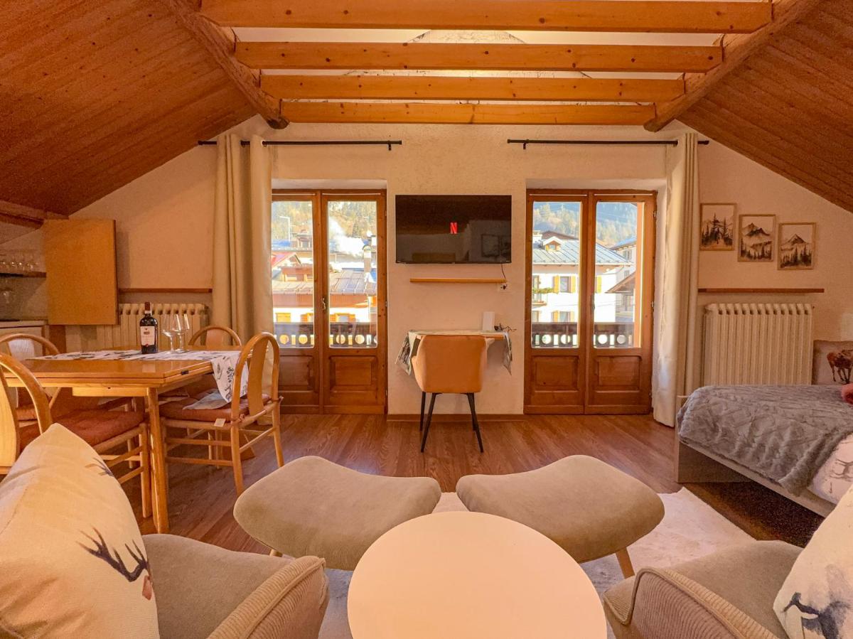 Casa Alpina - in pieno centro a due passi dal lago - Housity