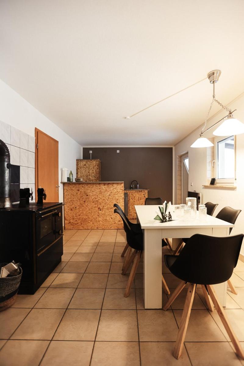 NEU im Harz, Das Haus am Wald mit privater Sauna, frisch renoviert - Housity
