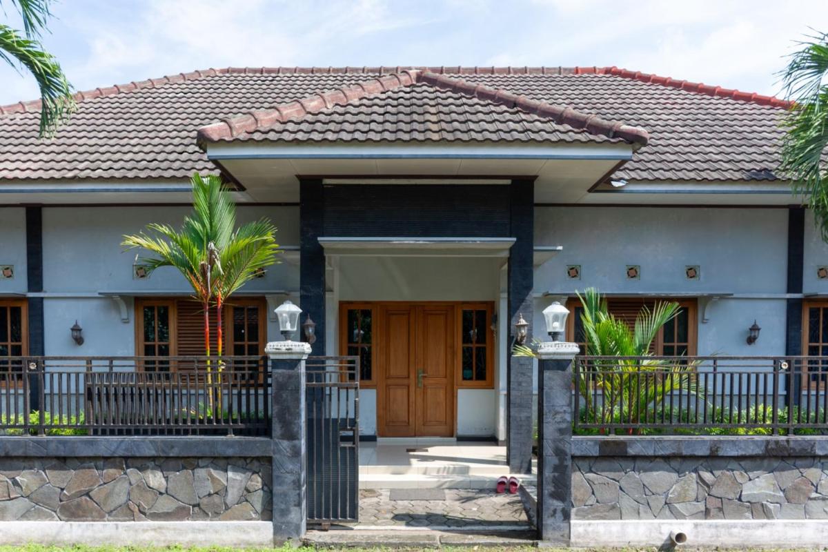Villa Ditya - Luxury villa near Yogyakarta - Housity