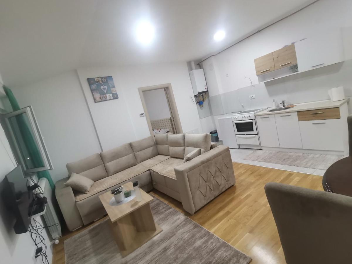 Stan na dan Lux Stara Pazova - Housity