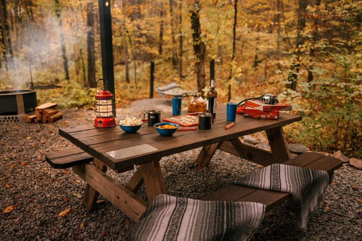 Postcard Cabins Shenandoah North, Outdoor Collection by Marriott Bonvoy - Housity