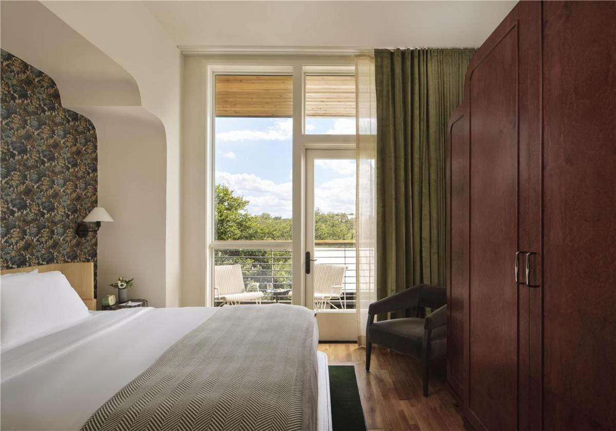 The Inn at Green Pastures - Housity
