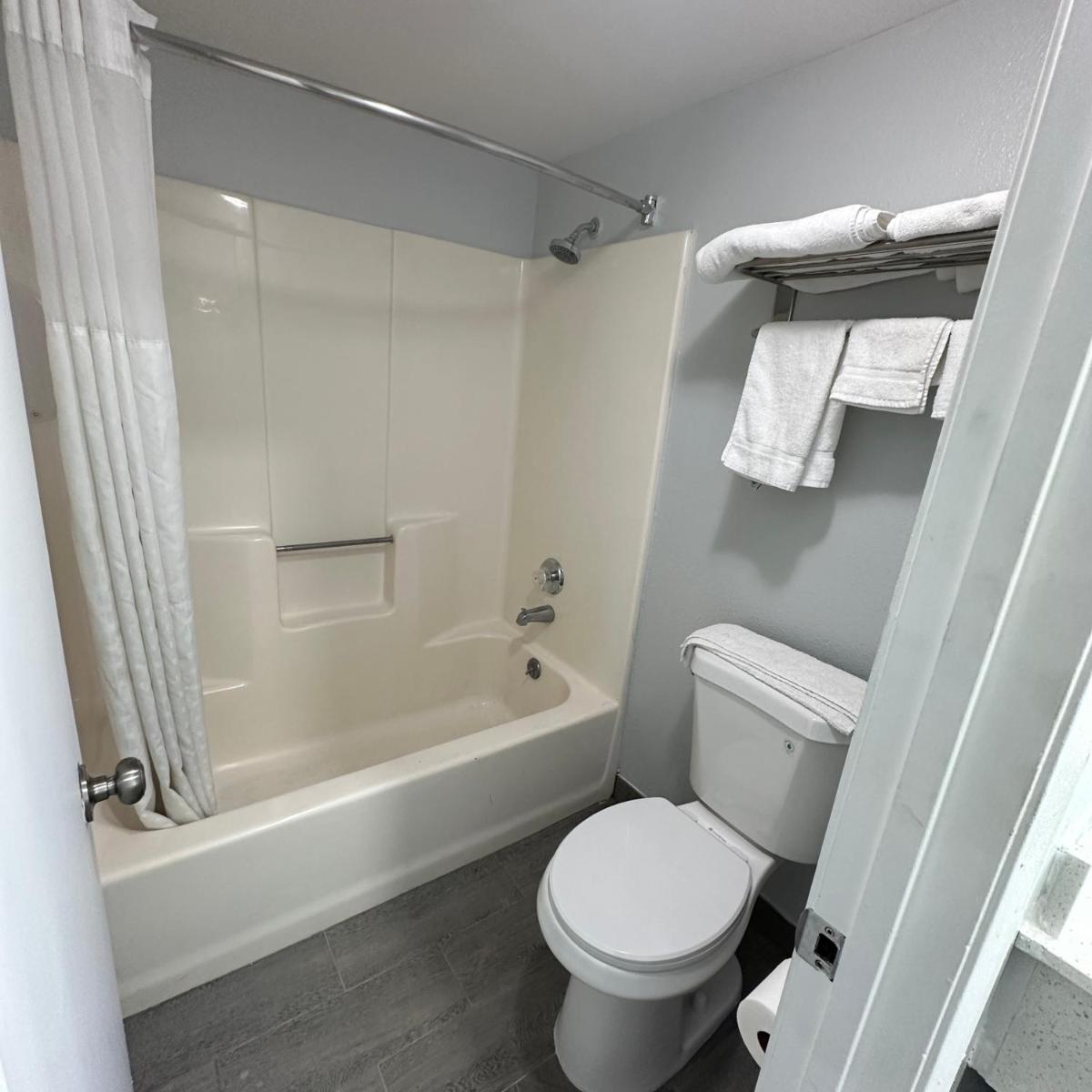 Americas Best Value Inn Calimesa - Housity