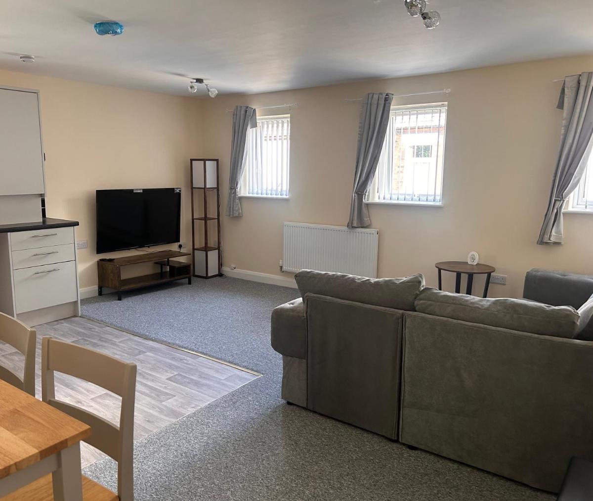 Easy Living Stays Burton on Trent - Housity