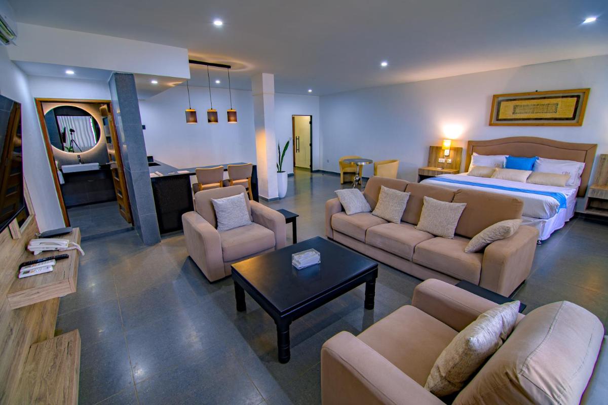 The Country Lodge Hotel - Hizvo