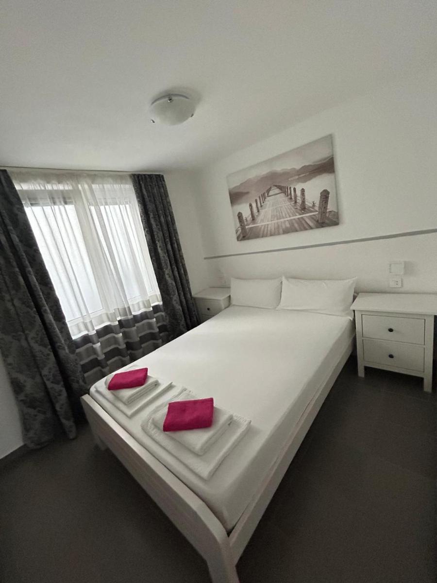 Delfin Apartments - Housity